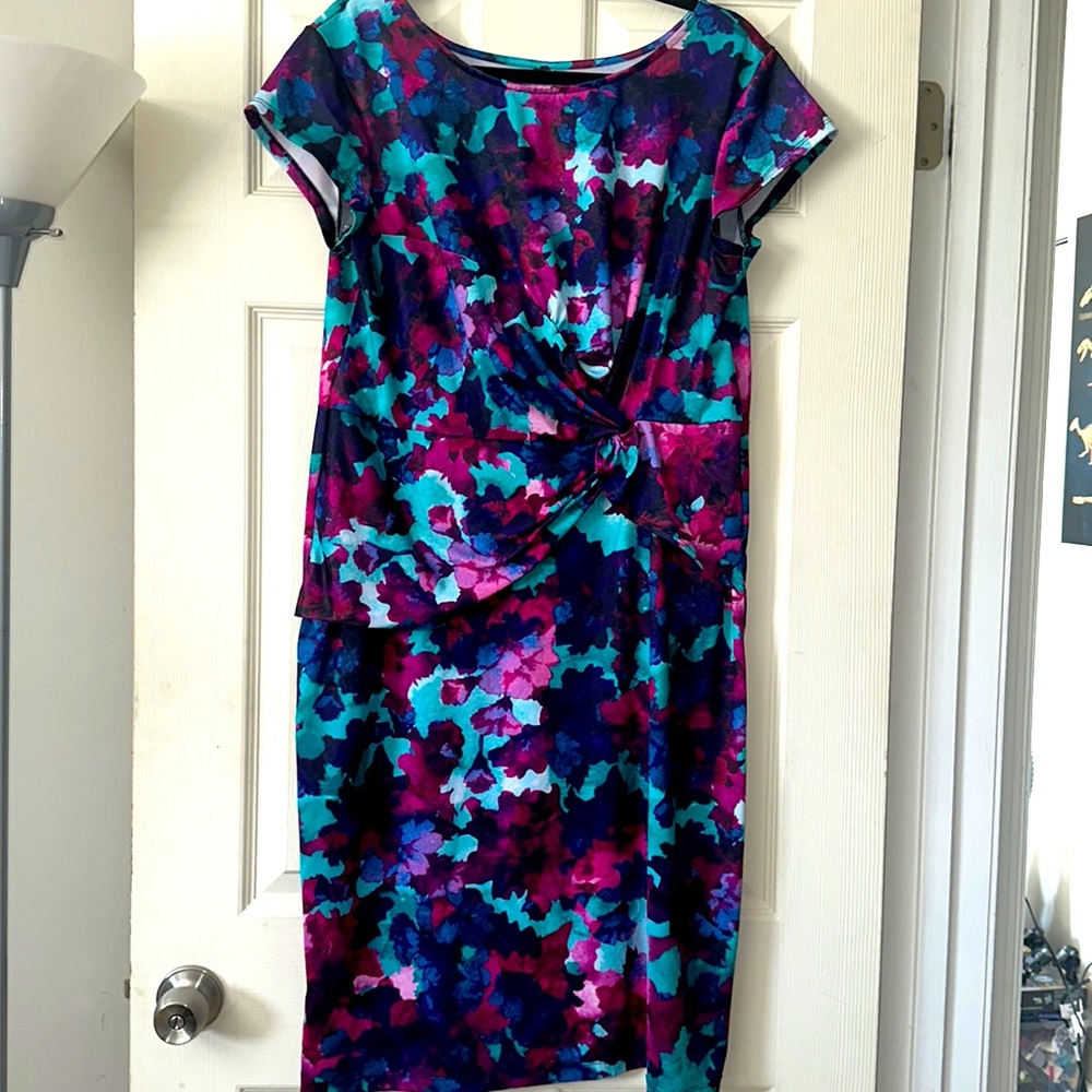 Women’s Gorgeous Colorful knee length Dress XL